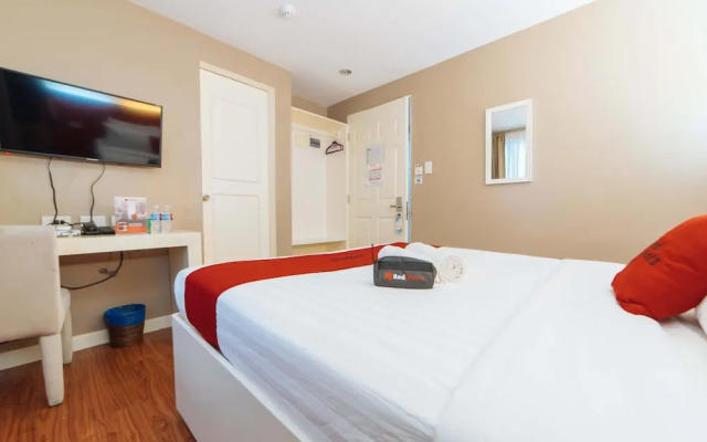 Reddoorz Plus @ Hotel Metro