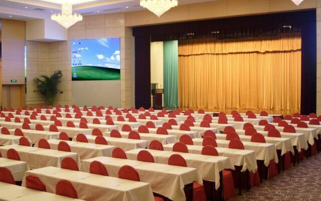 Poly Plaza Hotel