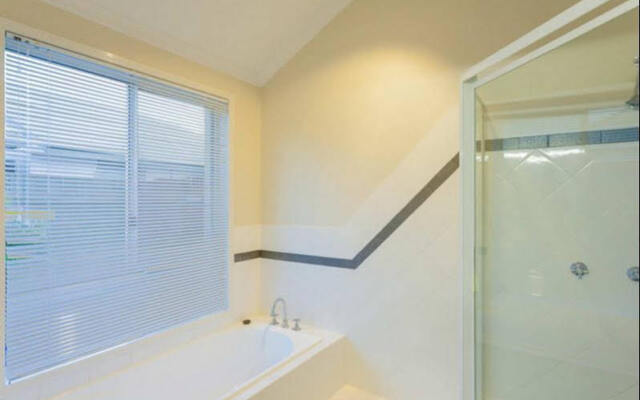15 Shorehaven Drive Apartments