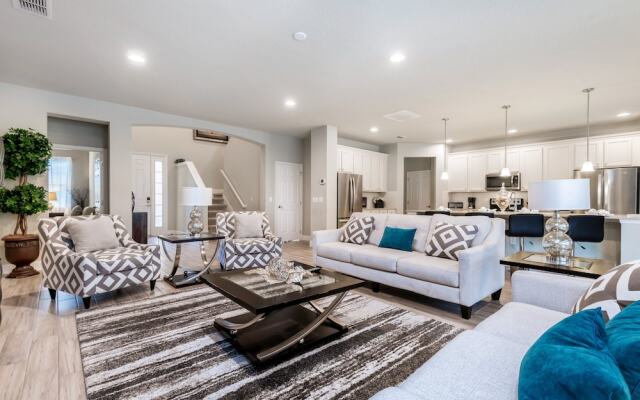 9 Bed Villa with Game Room, Pool & Spa