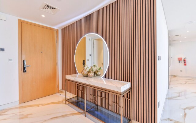 Lavish & Equipped 2 BR Facing Ain Dubai