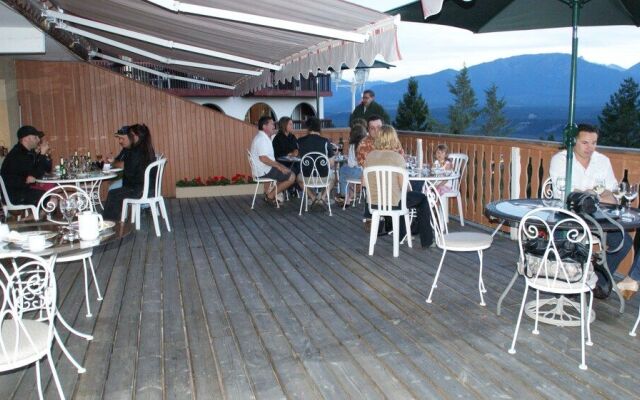 Rocky Mountain Springs Lodge