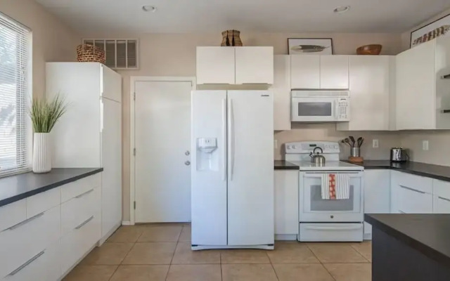 Stylish Cave Creek 3 Bdrm Vacation Home!