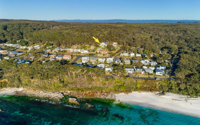 Sea Point at Hyams Beach 4pm Check Out Sundays