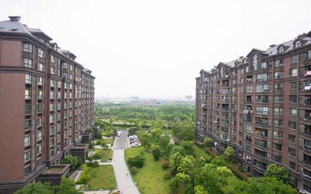 Jhouse Hongqiao Duplex Apartment