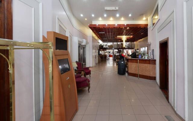 Art Deco Hotel And Suites