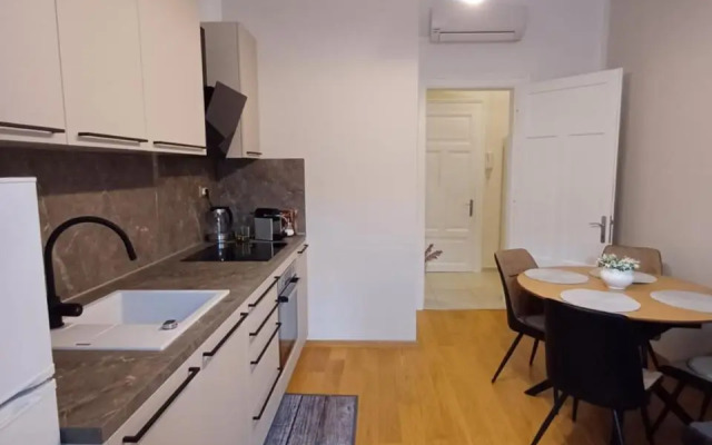 Apartment Zdenka - 100 m From The Beach