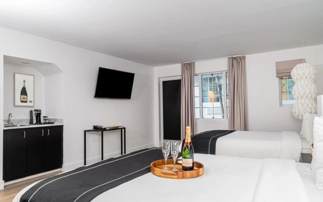 Essex House By Clevelander