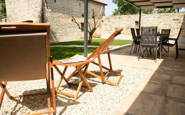 The Poolside Stone House in Bale