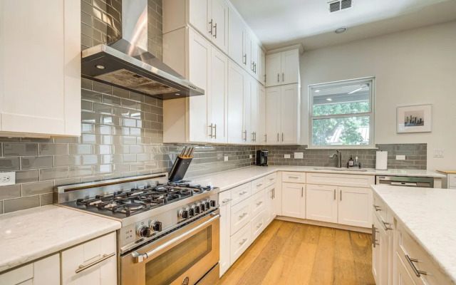 Spacious Austin Home: Near S Congress & Downtown!