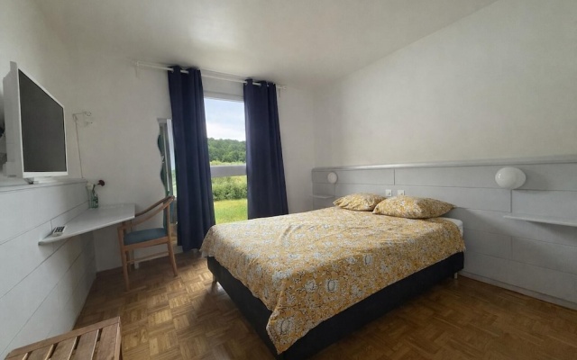 Hôtel La Croisée Neuchâtel – Guest Rooms – Val-de-Ruz
