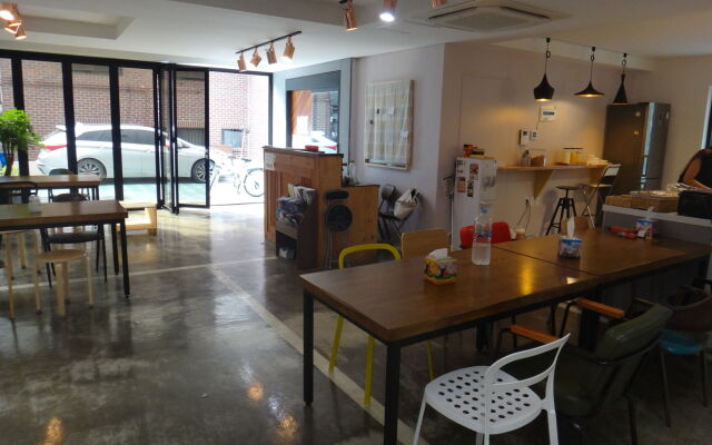 Sunny Hill Hostel Hongdae