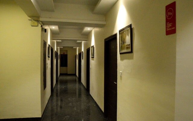 Collection O 4107 Hotel Aroma Inn