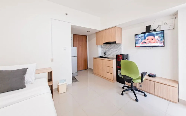 Basic Style Studio At Cisauk Point Apartment – Guest Rooms – Legok