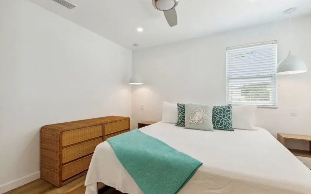 Blueberry Dunes Beach Cottage - Pet Friendly - Pool