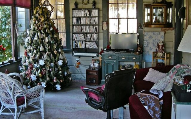 Old Tower House Bed & Breakfast