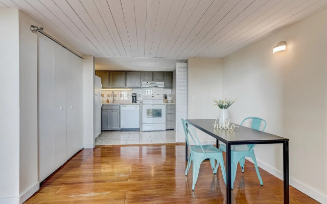 FRONTDESK The Cosmopolitan Apts Philadelphia