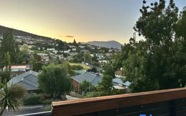 Lipscombe Mt Wellington view luxury house