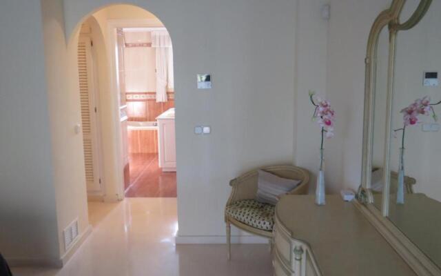 Spacious 700m2 villa, Golfers paradise.