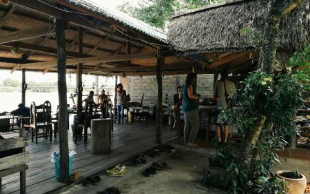 Kampot River Bungalow