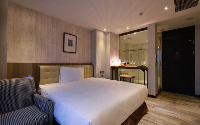 3 Door Hotel