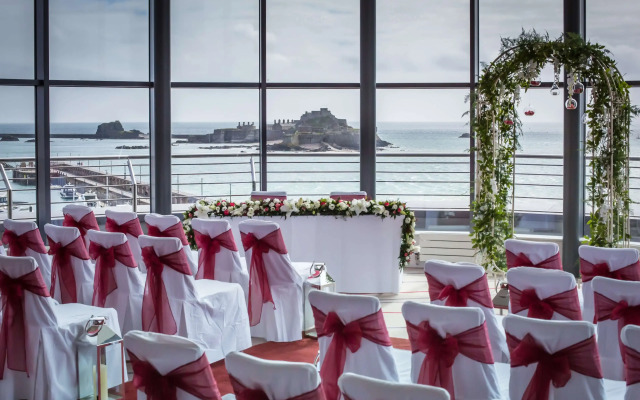 Radisson Blu Waterfront Hotel, Jersey