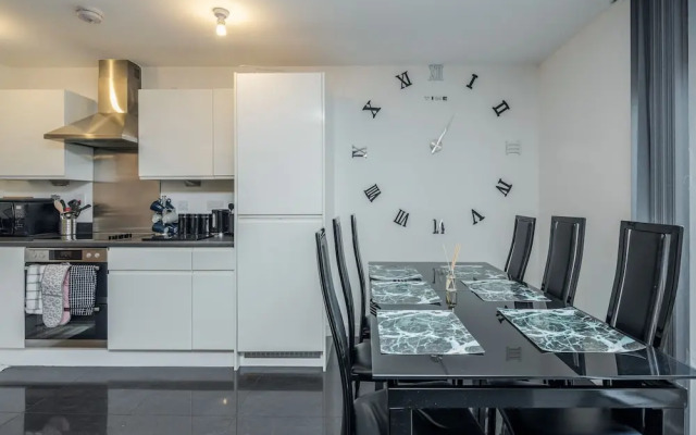 Beautiful 3-bed Apartment in Romford