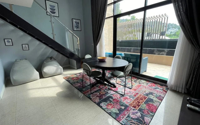 Aristo Surin by Lofty