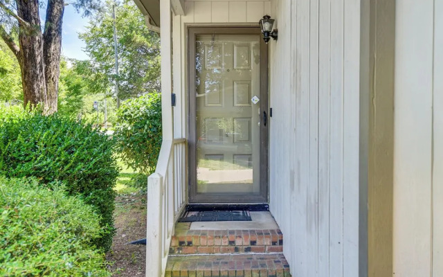 Pet-friendly Charlotte Home w/ Deck Near Uptown!