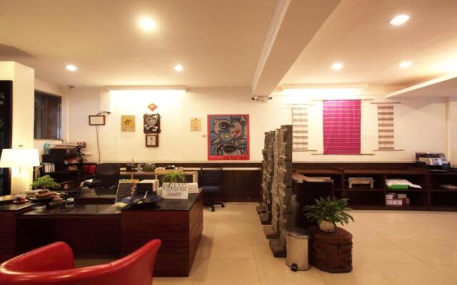 Liwu Hotel