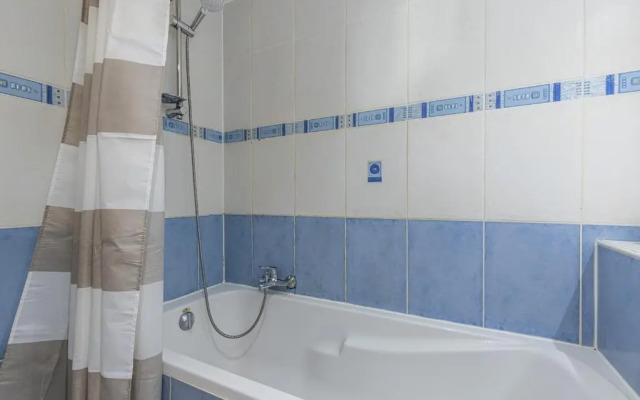 Large 3 Bdr Old Town - AC