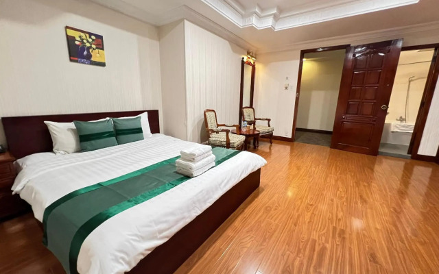 Riverside Hotel