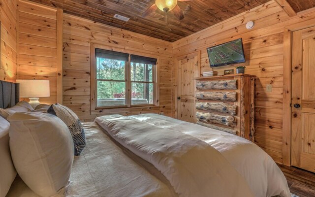 Aska Pines by Escape to Blue Ridge