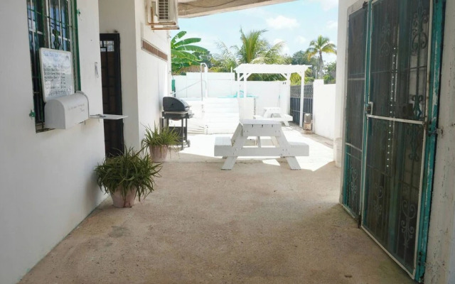 See Belize Sunrise Sea & Garden View 2-bed Studio w Pool & Overwater Deck, 1stfl