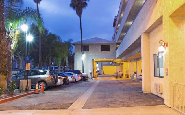 Howard Johnson by Wyndham Torrance