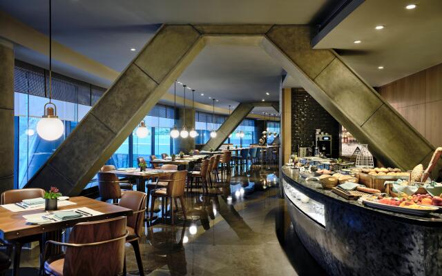 InterContinental Shanghai Wonderland by IHG
