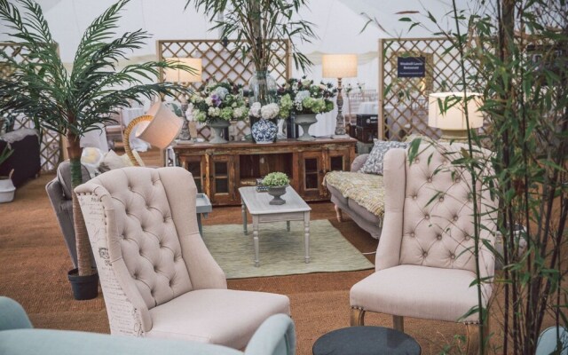 The Grand Folly Hotel - Glamping