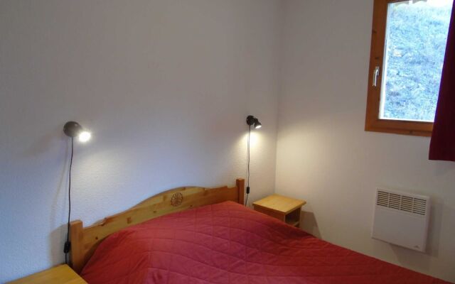 Lou Services Apartment CB7 LSI 001