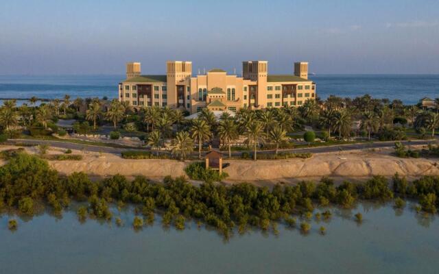 Desert Island Resort & Spa by Anantara