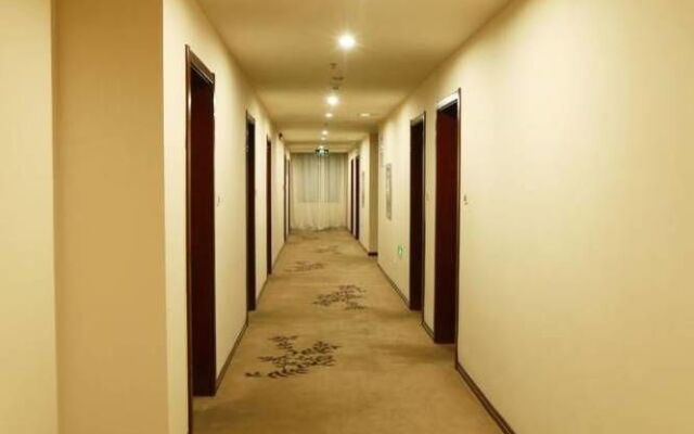 Qingdao Zhongyang Business Hotel