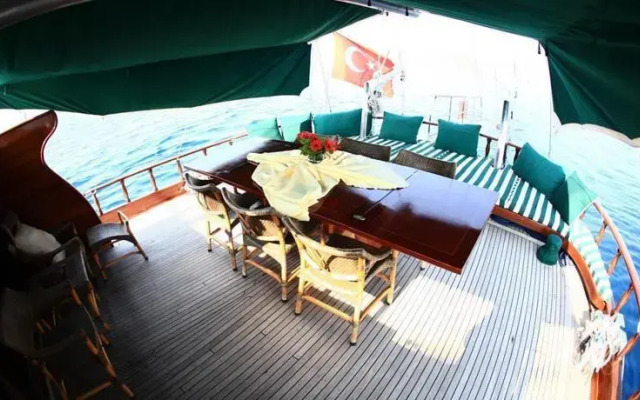 Blue Days Yatch