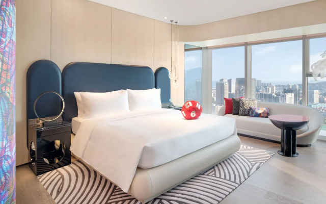 W Xiamen