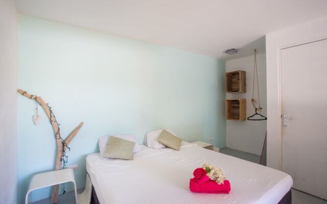 Tropical Breeze Apartments