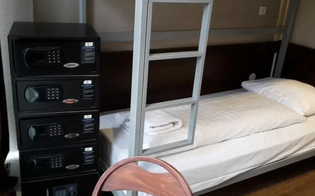 Damrak Inn