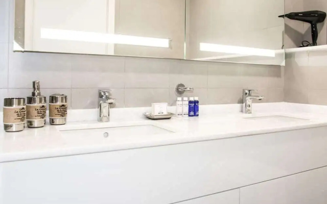 Airbetter- Dubai Palm Royal Bay Sea view