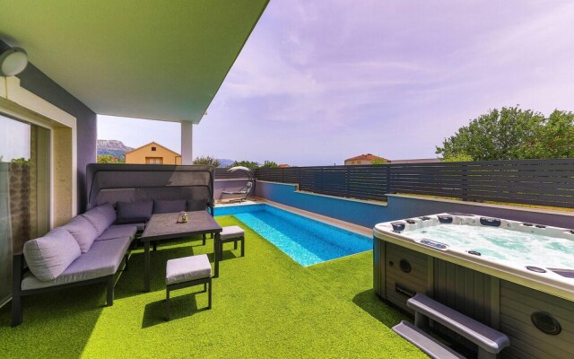 Nice Home in Kastel Novi With Sauna, Wifi and 8 Bedrooms