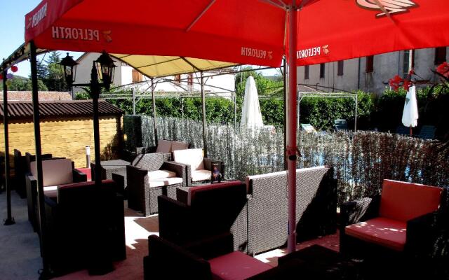 Logis Hotel Le Clos Charmant