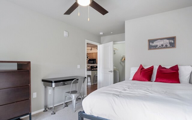 The Luxe Suites at University of Arkansas