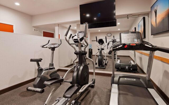 Best Western Plus Villa Del Lago Inn Patterson