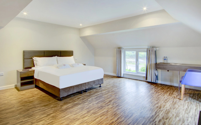 Gissons Hotel by OYO Rooms